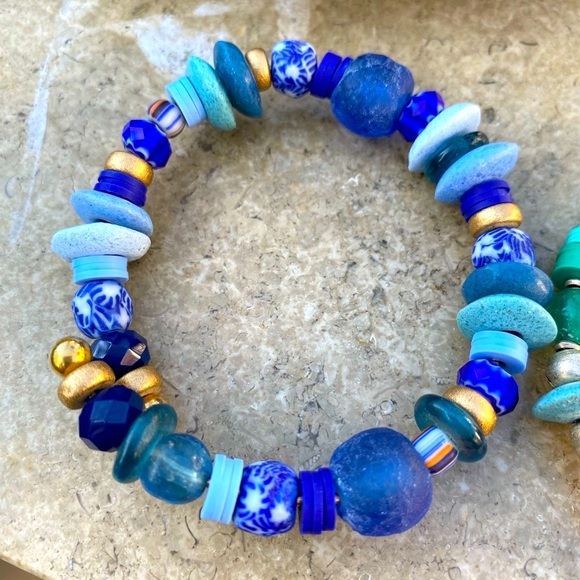 3 piece Handmade bracelet set, in beachy blues. African glass beads. - Picture 3 of 13